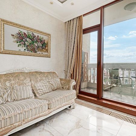 Greek Street Deluxe Apartment Odessa Exterior photo