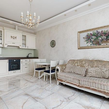 Greek Street Deluxe Apartment Odessa Exterior photo
