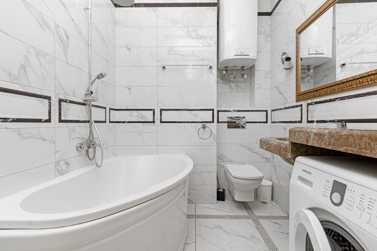 Greek Street Deluxe Apartment Odessa Exterior photo