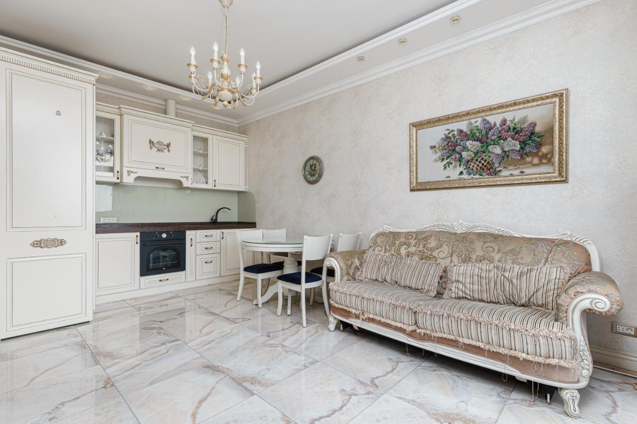 Greek Street Deluxe Apartment Odessa Exterior photo