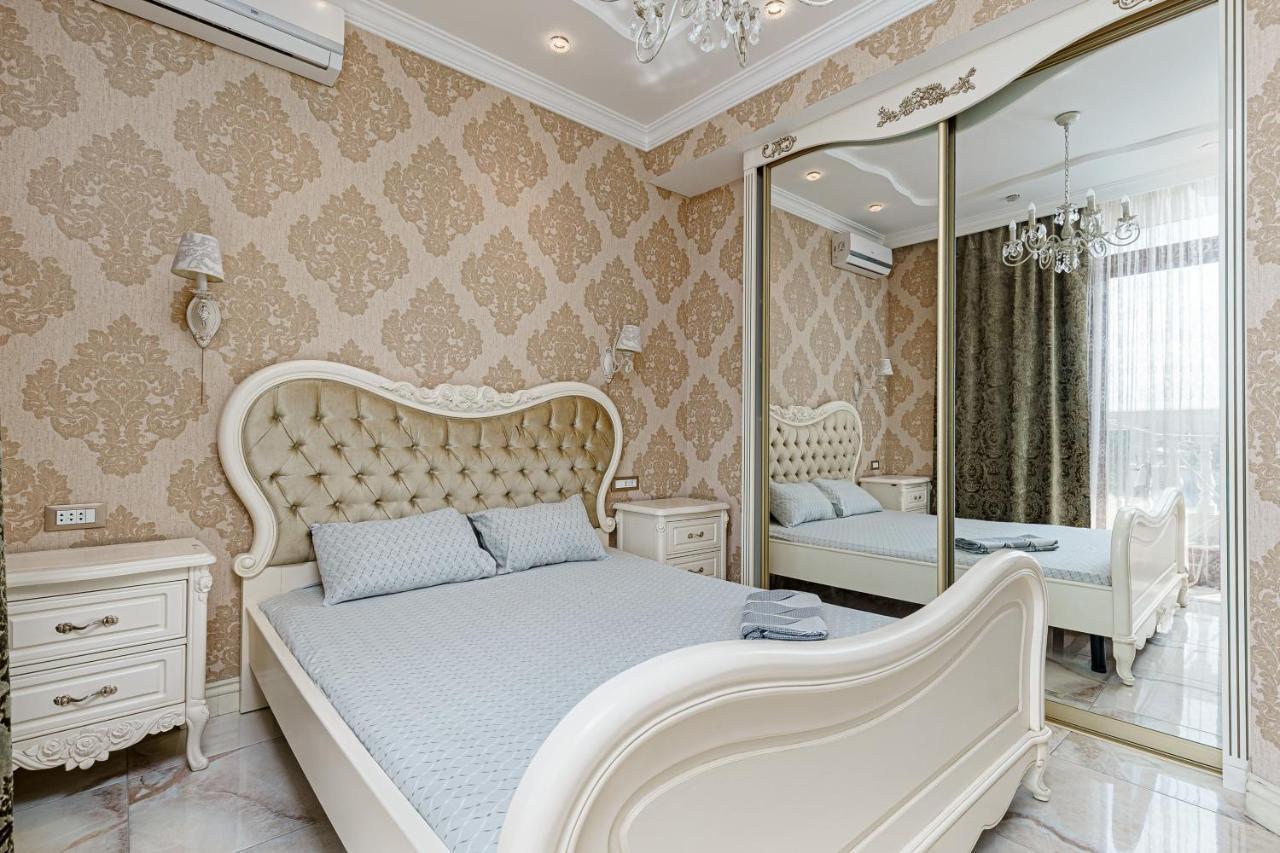 Greek Street Deluxe Apartment Odessa Exterior photo