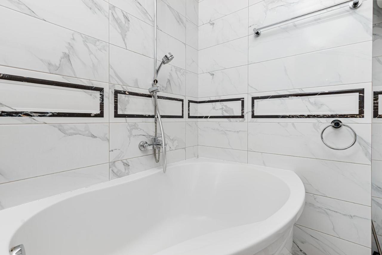 Greek Street Deluxe Apartment Odessa Exterior photo